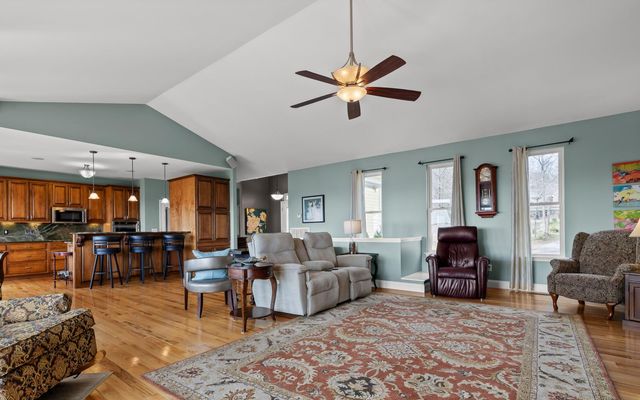 9028 Terrace Falls Drive, Soddy Daisy, TN 37379