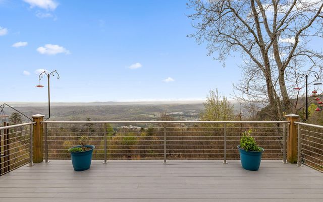 9028 Terrace Falls Drive, Soddy Daisy, TN 37379