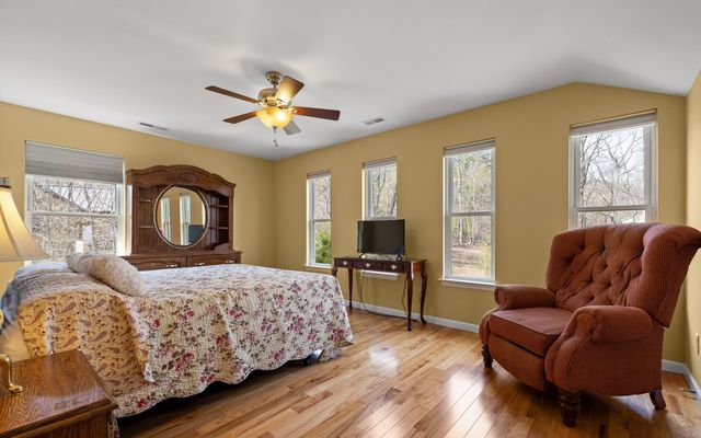 9028 Terrace Falls Drive, Soddy Daisy, TN 37379