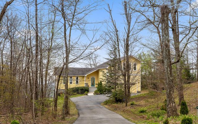 9028 Terrace Falls Drive, Soddy Daisy, TN 37379