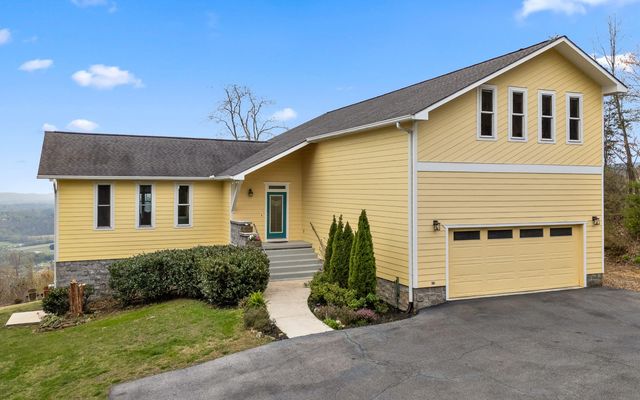 9028 Terrace Falls Drive, Soddy Daisy, TN 37379