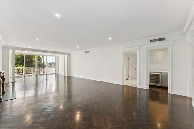 425 WORTH Avenue 2F, Palm Beach, FL 33480