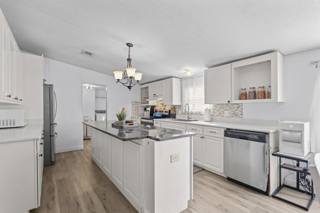 1820 Perry Lane Road, Brunswick, GA 31525