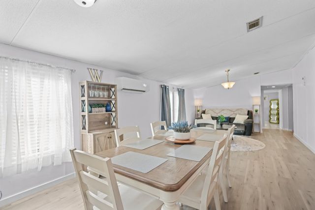 1820 Perry Lane Road, Brunswick, GA 31525