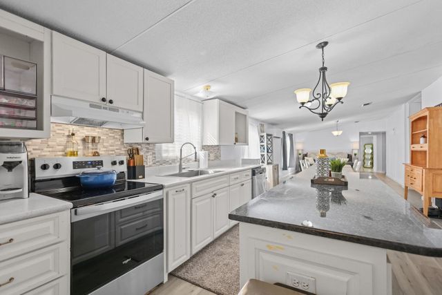 1820 Perry Lane Road, Brunswick, GA 31525