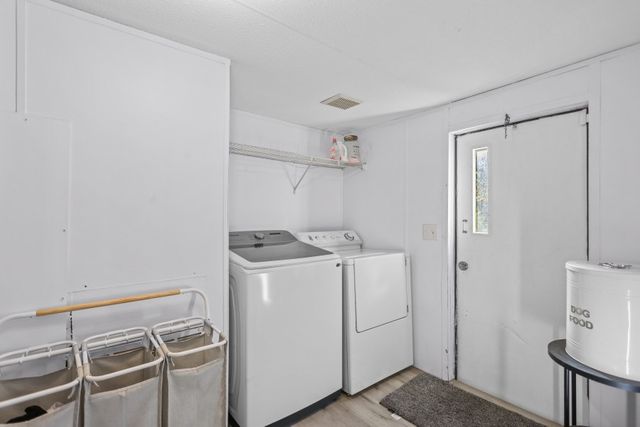 1820 Perry Lane Road, Brunswick, GA 31525