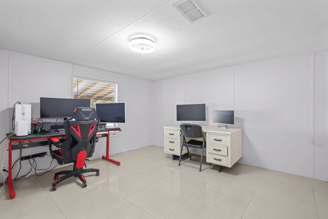 1820 Perry Lane Road, Brunswick, GA 31525