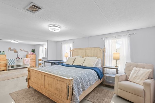 1820 Perry Lane Road, Brunswick, GA 31525