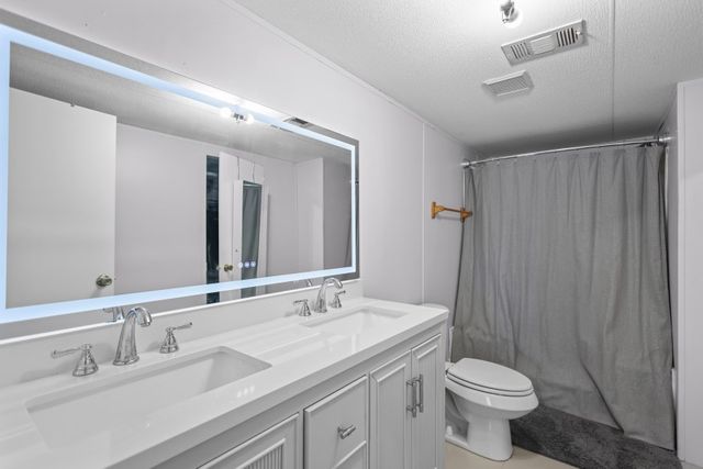 1820 Perry Lane Road, Brunswick, GA 31525