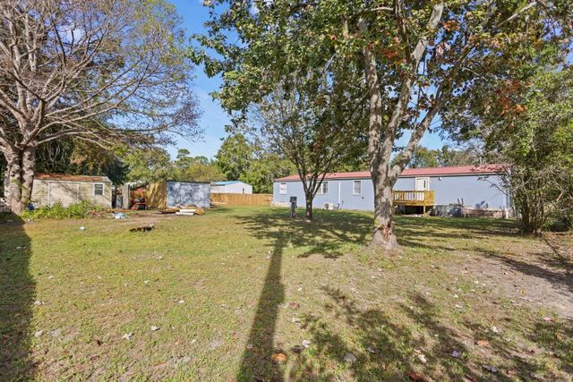 1820 Perry Lane Road, Brunswick, GA 31525