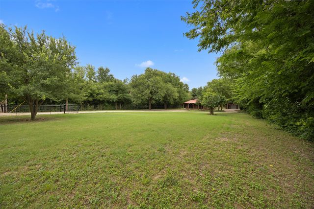 1587 Stainback Road, Red Oak, TX 75154