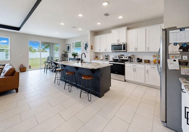 172 MANGROVE MANOR DRIVE, Apollo Beach, FL 33572