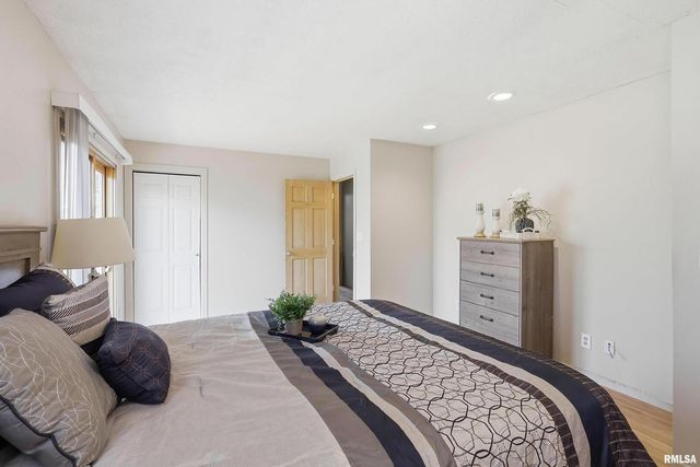 2846 MAGNOLIA Drive, Bettendorf, IA 52722