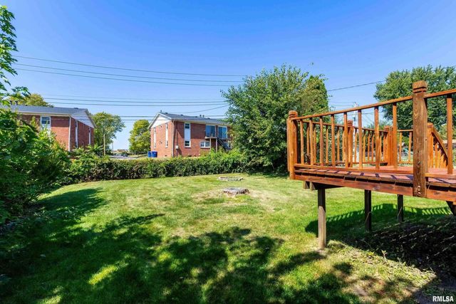 2846 MAGNOLIA Drive, Bettendorf, IA 52722