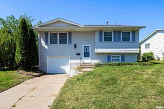 2846 MAGNOLIA Drive, Bettendorf, IA 52722