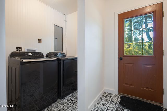 99 Blue Barns Road, Rexford, NY 12148