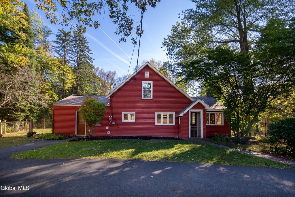 99 Blue Barns Road, Rexford, NY 12148