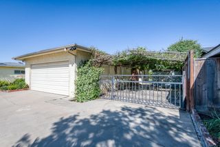 636 N Newton Drive, Dinuba, CA 93618