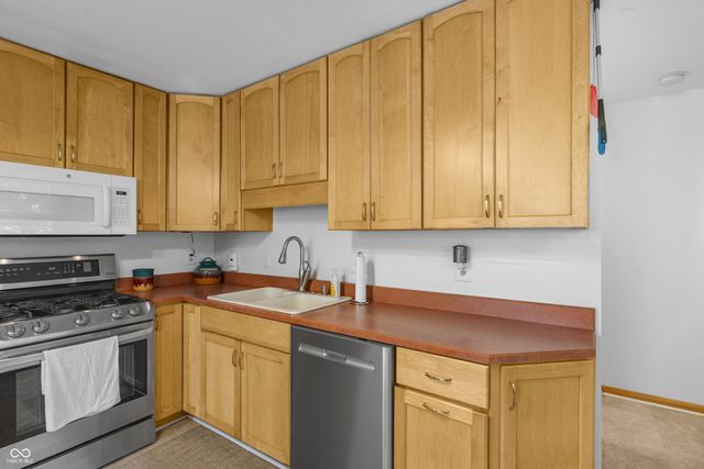 3067 Hawcreek Boulevard, Columbus, IN 47203