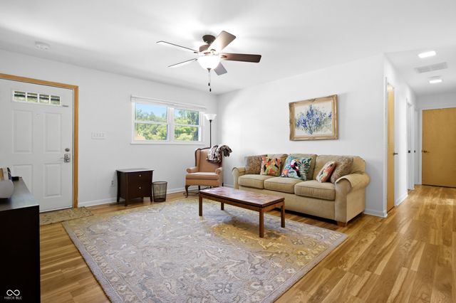 3067 Hawcreek Boulevard, Columbus, IN 47203