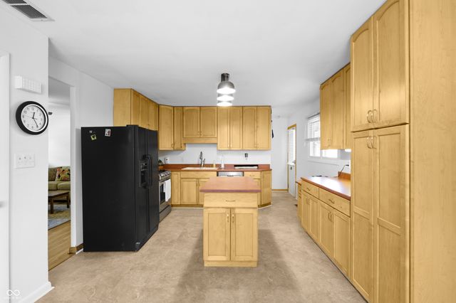 3067 Hawcreek Boulevard, Columbus, IN 47203