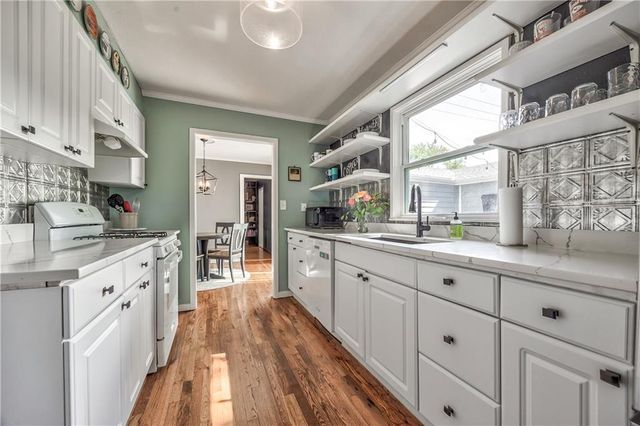 7101 Maple Street, Overland Park, KS 66204