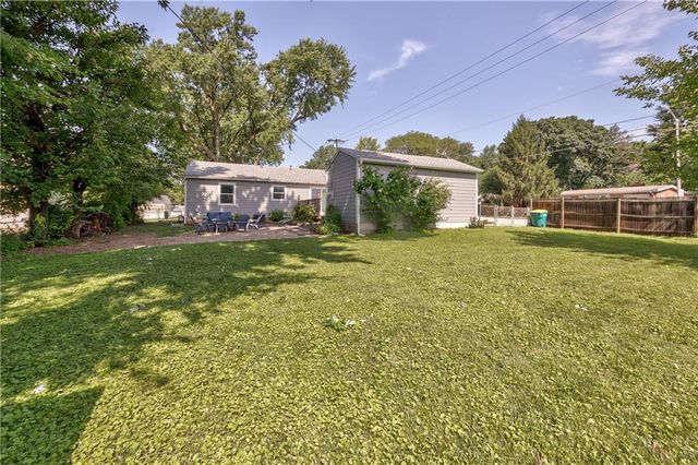 7101 Maple Street, Overland Park, KS 66204