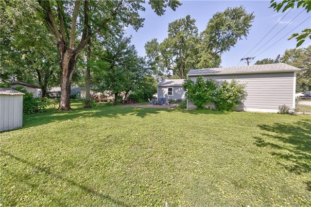 7101 Maple Street, Overland Park, KS 66204