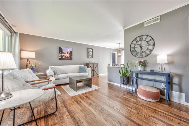 7101 Maple Street, Overland Park, KS 66204
