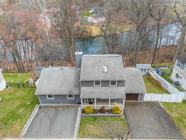 104 Lionshead Dr West, Wayne, NJ 07470