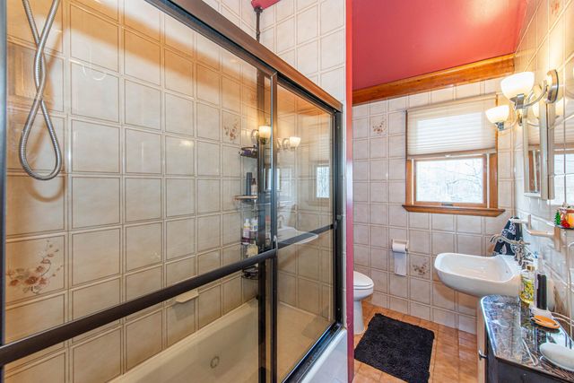 104 Lionshead Dr West, Wayne, NJ 07470