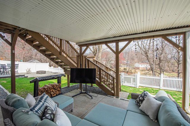 104 Lionshead Dr West, Wayne, NJ 07470