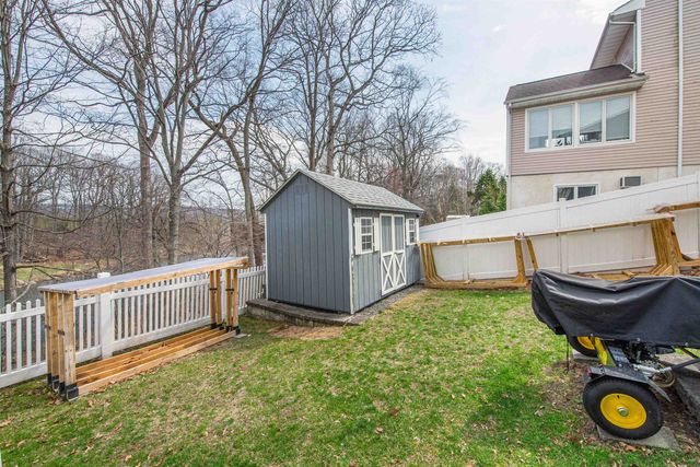 104 Lionshead Dr West, Wayne, NJ 07470