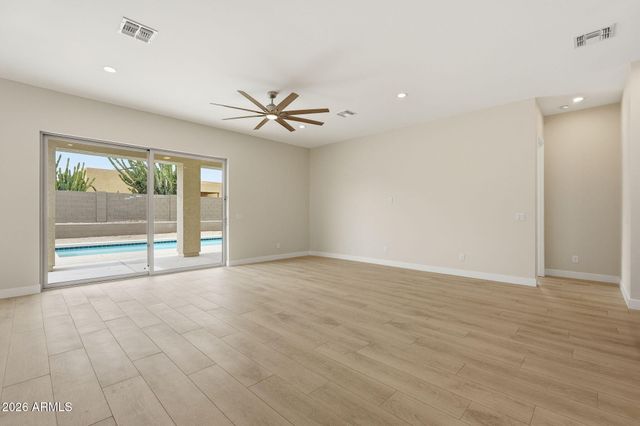 8006 W WHYMAN Avenue, Phoenix, AZ 85043