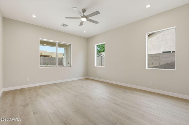 8006 W WHYMAN Avenue, Phoenix, AZ 85043