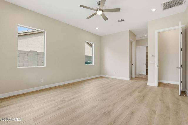 8006 W WHYMAN Avenue, Phoenix, AZ 85043