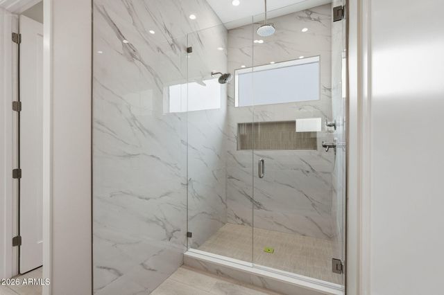 8006 W WHYMAN Avenue, Phoenix, AZ 85043