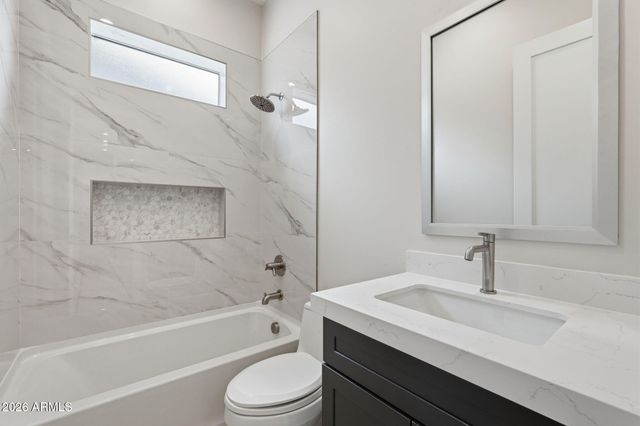 8006 W WHYMAN Avenue, Phoenix, AZ 85043