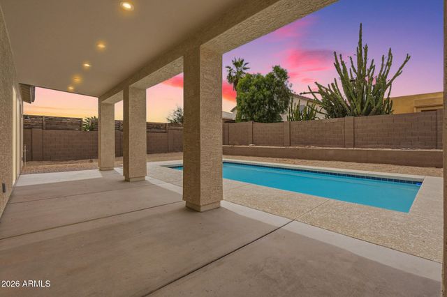 8006 W WHYMAN Avenue, Phoenix, AZ 85043