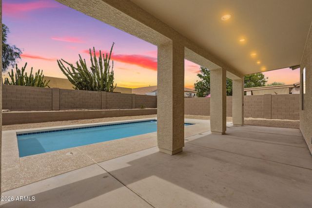 8006 W WHYMAN Avenue, Phoenix, AZ 85043