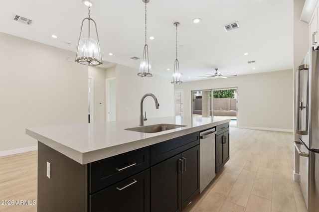 8006 W WHYMAN Avenue, Phoenix, AZ 85043