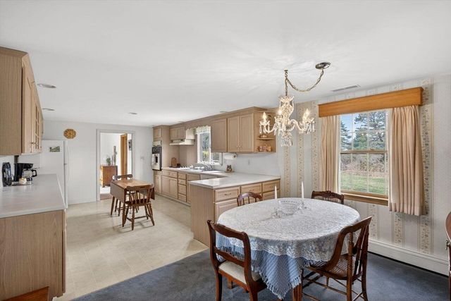 48 Glover Sq, Chatham, MA 02633