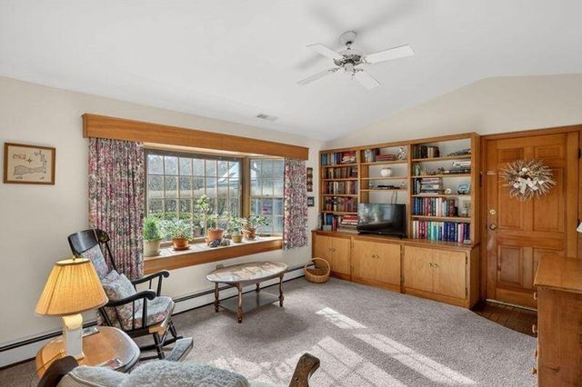 48 Glover Sq, Chatham, MA 02633