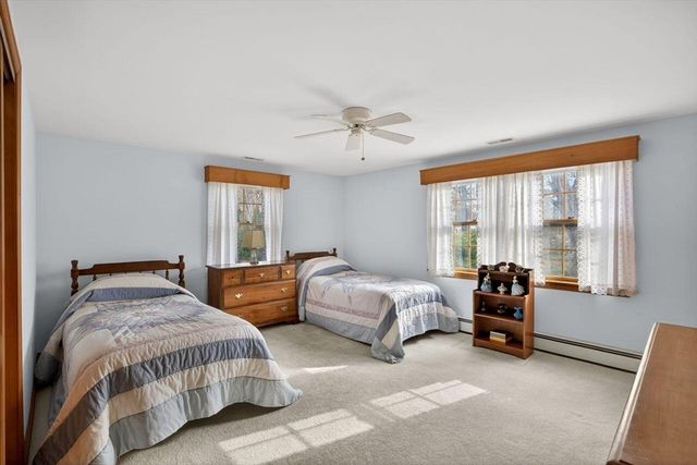 48 Glover Sq, Chatham, MA 02633