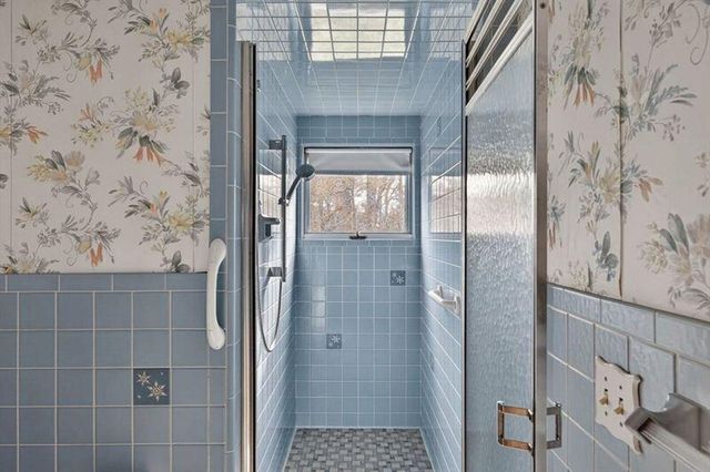 48 Glover Sq, Chatham, MA 02633