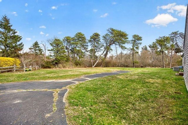 48 Glover Sq, Chatham, MA 02633