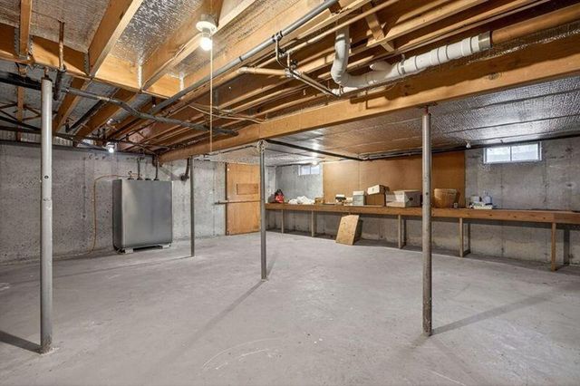 48 Glover Sq, Chatham, MA 02633