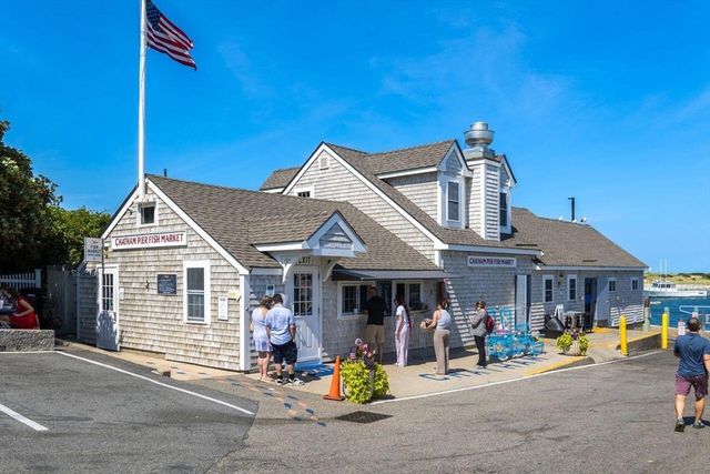 48 Glover Sq, Chatham, MA 02633