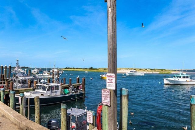 48 Glover Sq, Chatham, MA 02633