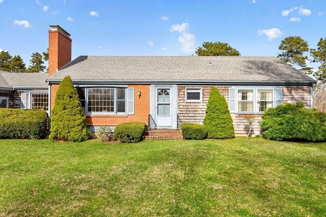 48 Glover Sq, Chatham, MA 02633